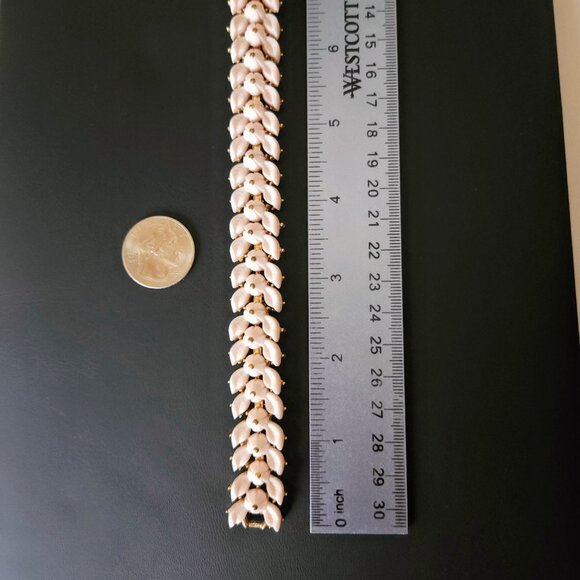 Vintage Crown Trifari Blush Pink Molded Glass Link Style Bracelet - Picture 7 of 10